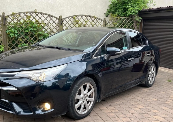 Toyota Avensis cena 56000 przebieg: 135000, rok produkcji 2017 z Kobylin małe 92